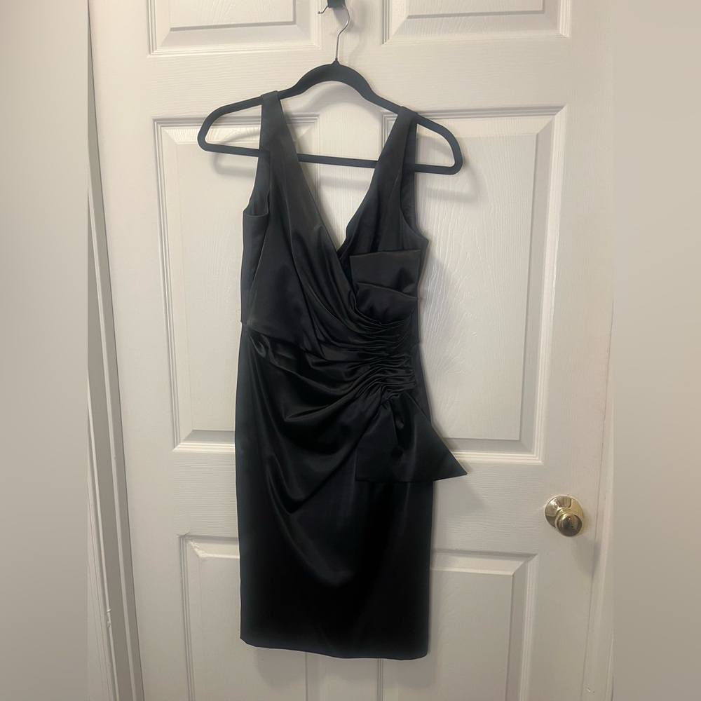 Maggy London Satin V-Neck Ruched Little‎ Black Cocktail Dress Size 8
